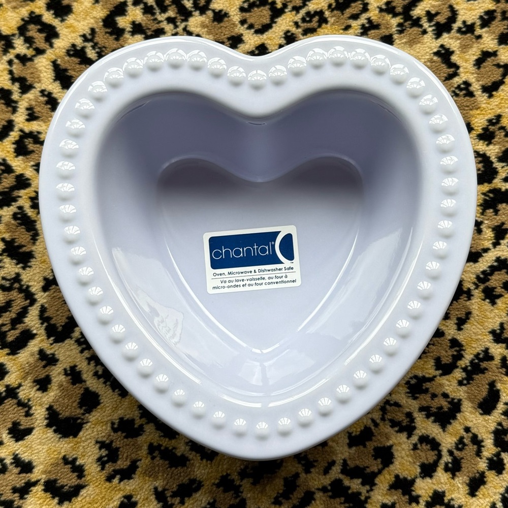 Lavendar heart cookware (1.25 cup) (NWT)